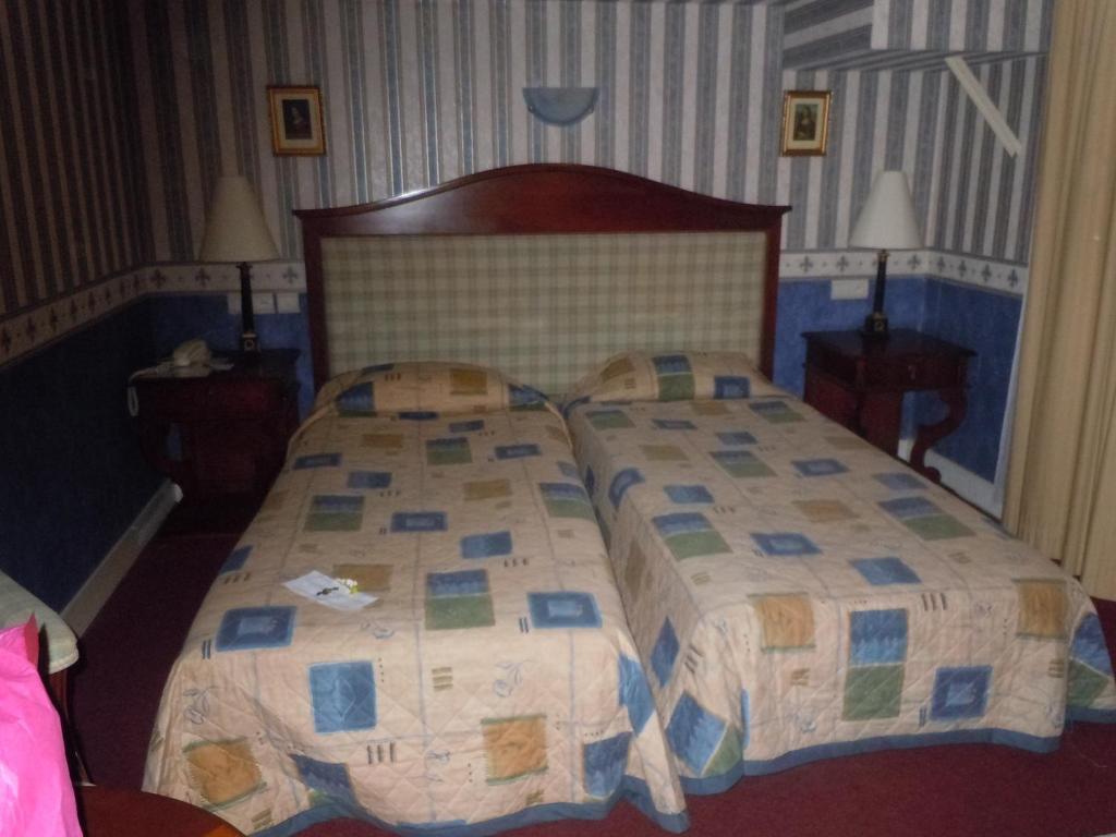 La Croix Blanche Otel Montrichard Oda fotoğraf