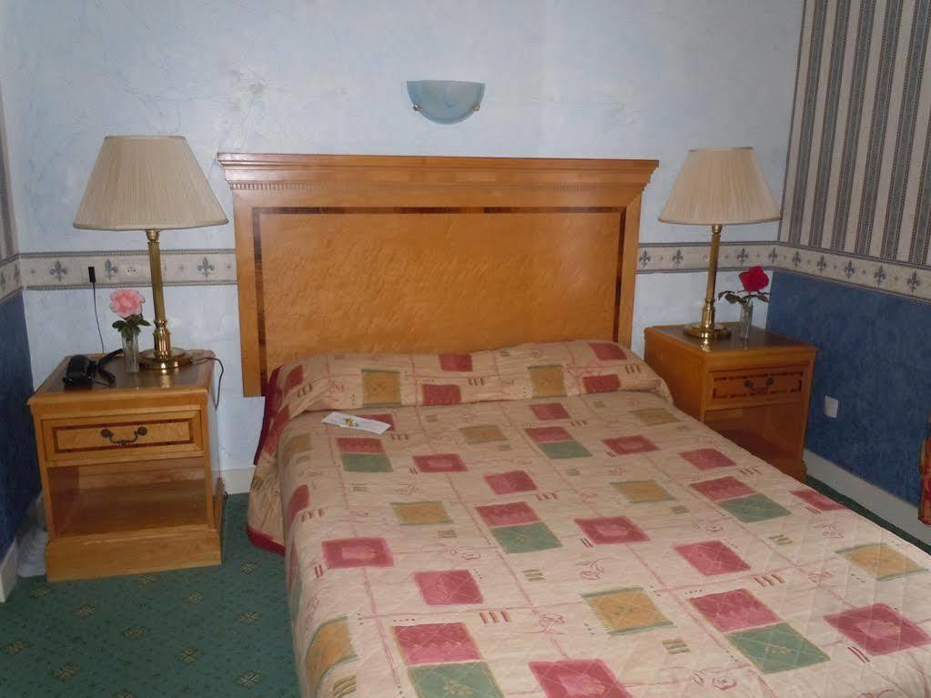 La Croix Blanche Otel Montrichard Dış mekan fotoğraf